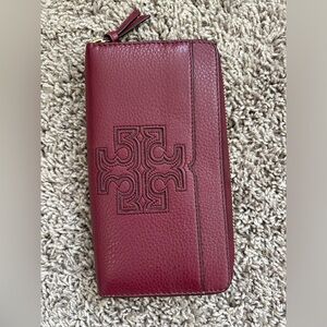 Burgundy Tory Burch logo wallet